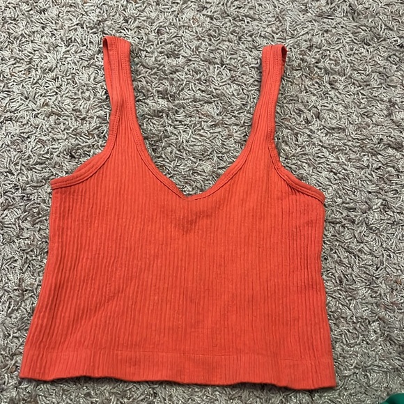URBAN OUTFITTERS WOMANS TANK - Picture 5 of 5